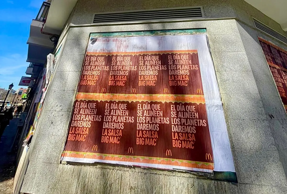 Así fue nuestra pegada de carteles para el lanzamiento de la salsa Big Mac de McDonald's