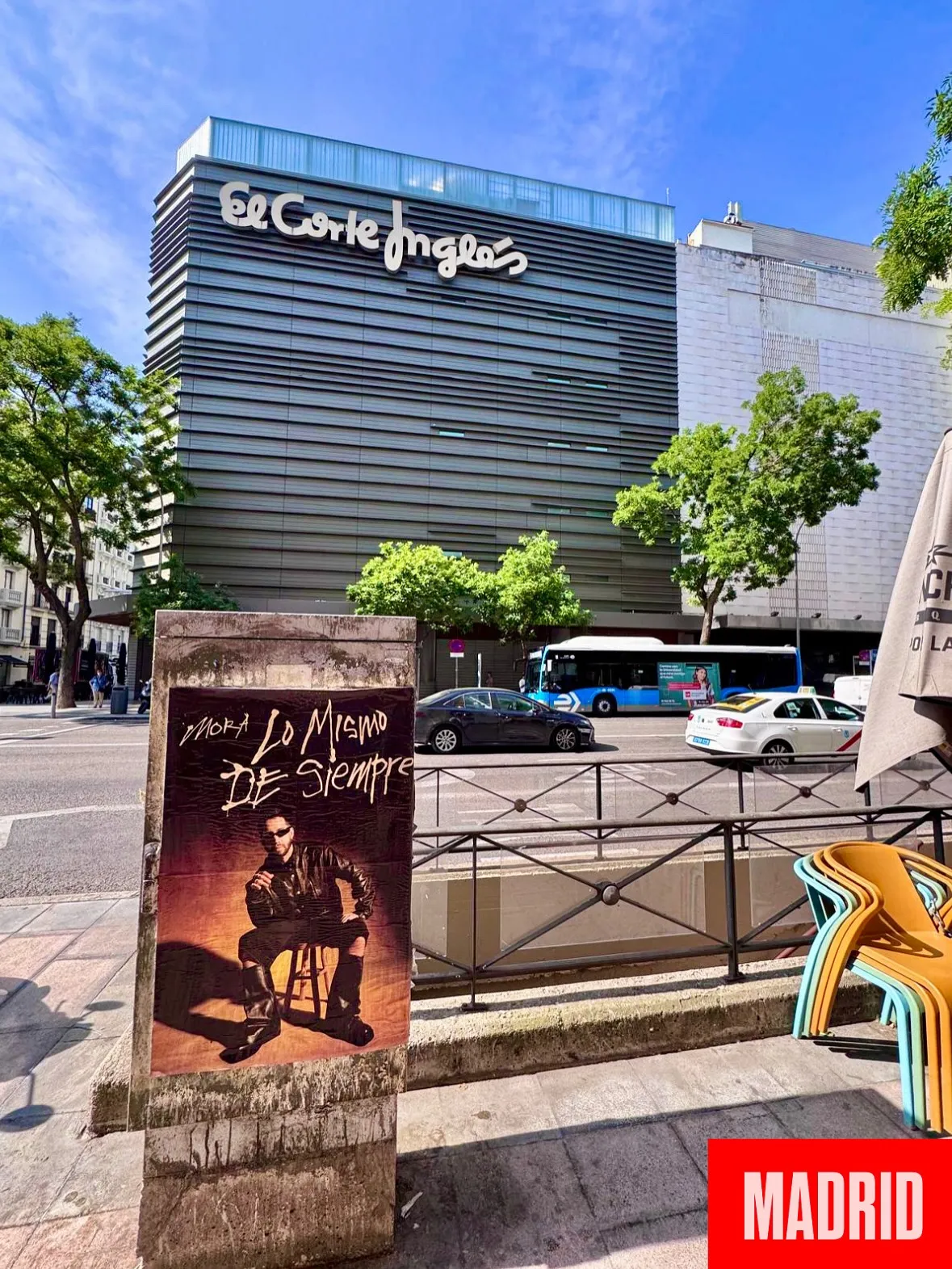 Así empapelamos Madrid, Barcelona y Sevilla con "Lo Mismo de Siempre", el nuevo álbum de Mora