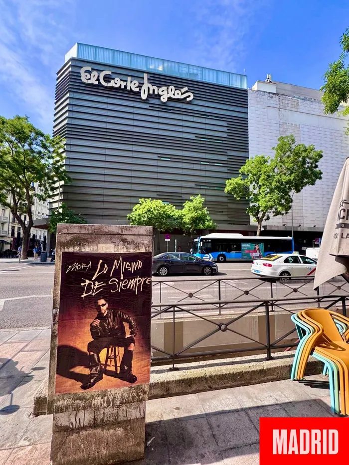 Así empapelamos Madrid, Barcelona y Sevilla con "Lo Mismo de Siempre", el nuevo álbum de Mora