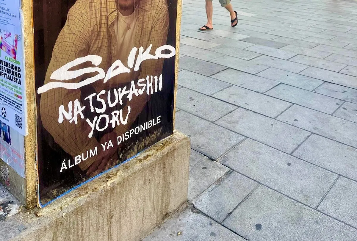 Así promocionamos el nuevo álbum "Natsukashii Yoru" de Saiko con pegada de carteles en Madrid