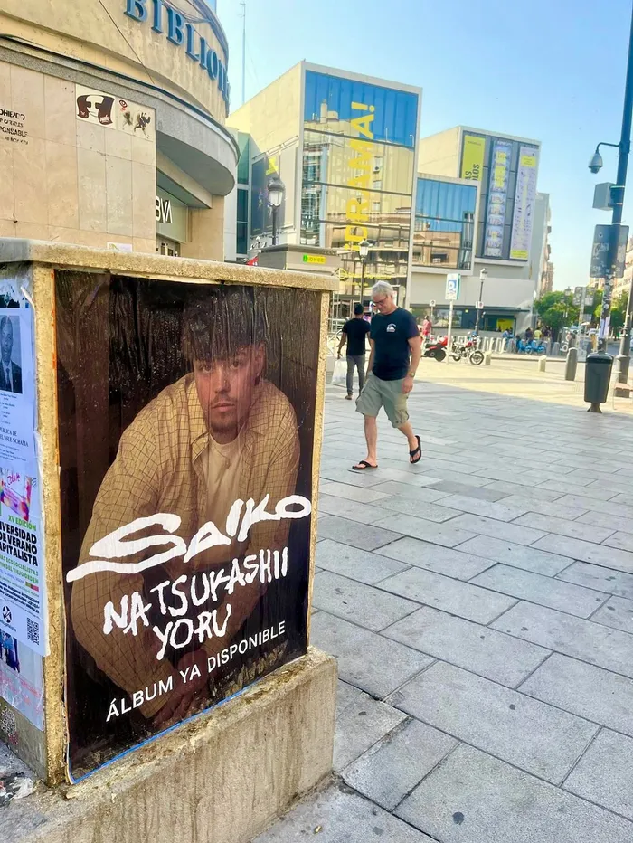 Así promocionamos el nuevo álbum "Natsukashii Yoru" de Saiko con pegada de carteles en Madrid