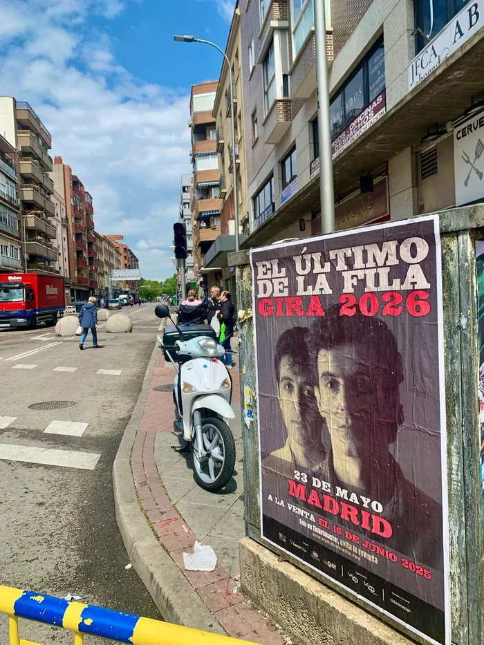 Cómo anunciamos el regreso de El Último de la Fila con pegada de carteles en Madrid y Barcelona
