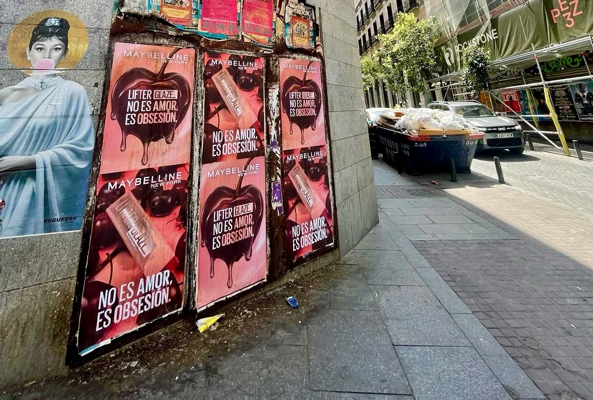 Cómo destacamos a Maybelline en Madrid y Barcelona con la campaña "No es amor... es obsesión"