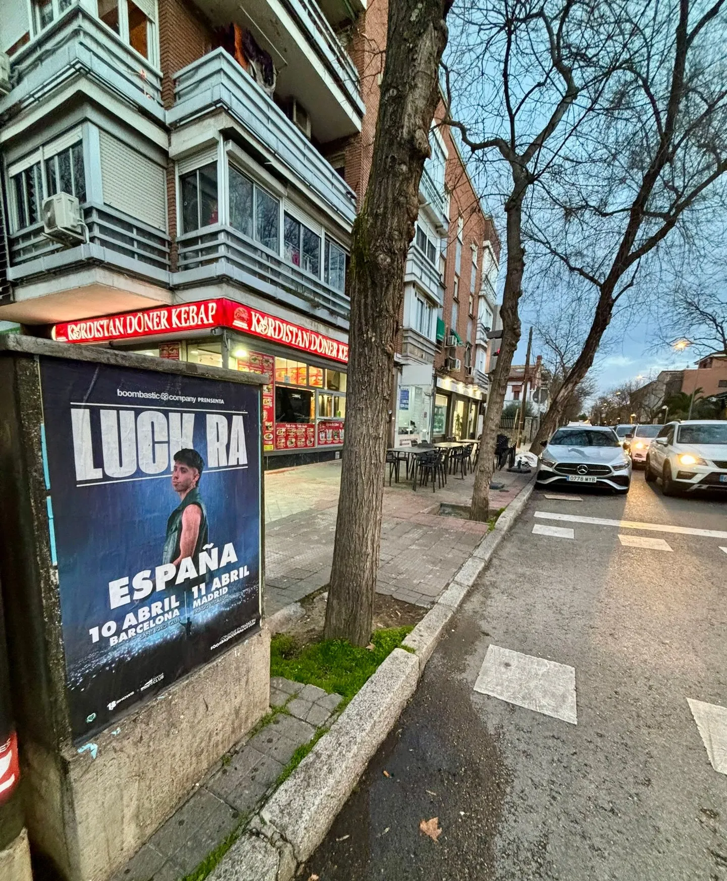 Promocionamos los conciertos de "Luck Ra en España" en Madrid y Barcelona con pegada de carteles