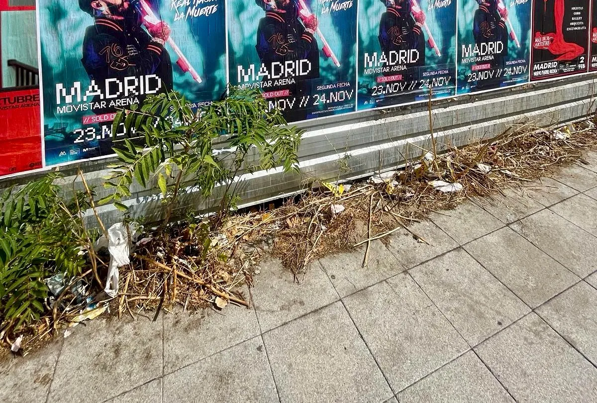 Pegada de carteles en Madrid para la gira "Europe Tour 2025" de Anuel AA