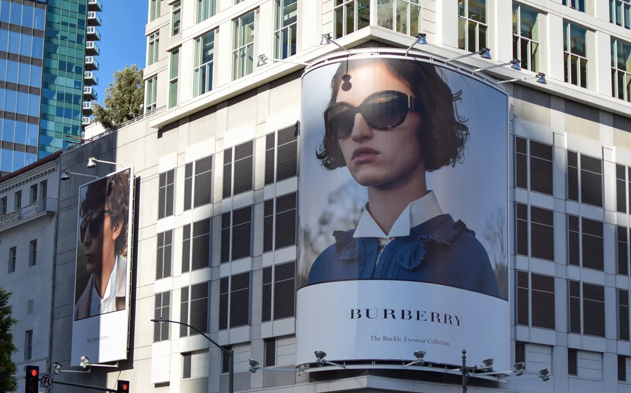¿Por qué invertir en publicidad exterior?